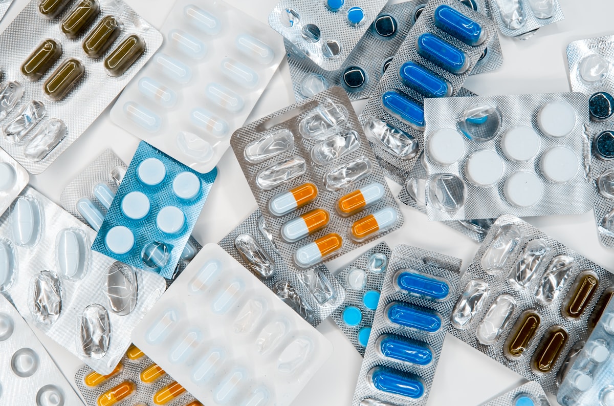 : Dual Pillars of Pharma & Medical Devices + 62 Years of Dividend Hikes – The Cornerstone of Healthcare Defensives