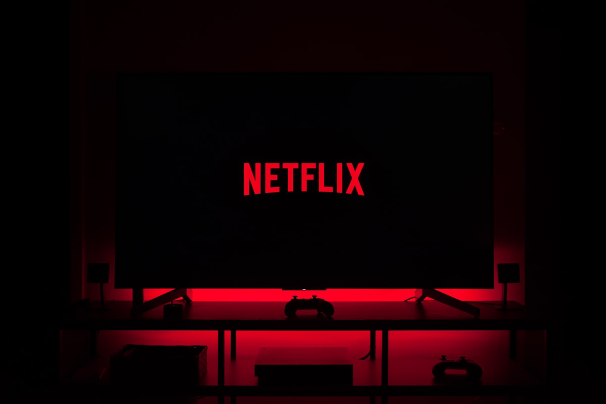 NFLX (Netflix) Investment Analysis: The Ultimate Winner of the Streaming Wars, Can the Warner Bros. Acquisition Take It to the Next Level?