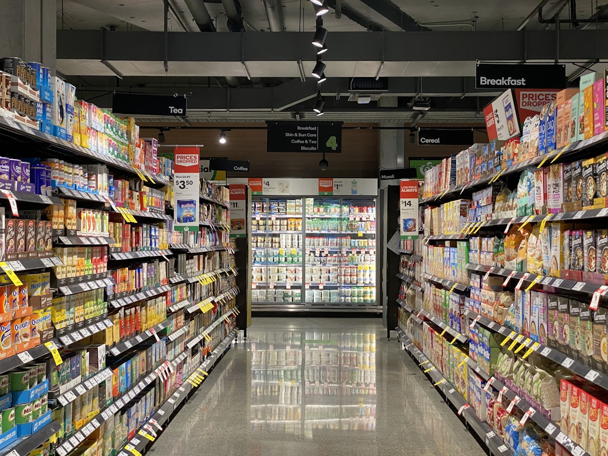U.S. Stock WMT (Walmart) Investment Analysis: Full Breakdown of the Four Engines — Offline Retail + E-Commerce + Membership + Advertising